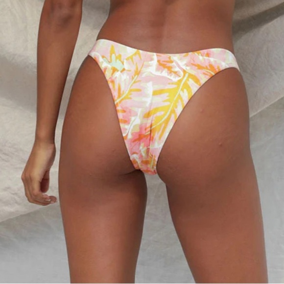 🌻NEW w.tag! REVOLVE Stone Fox Swim Hot Tropix Luka Cheeky Bikini Bottom Size XL - Picture 4 of 9